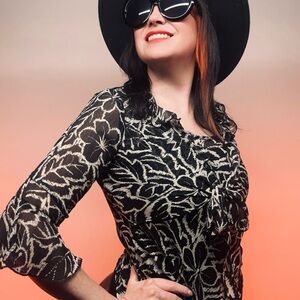 VERSATILE THREAD / Black & Cream Sheer Ruffle Front Tie Blouse